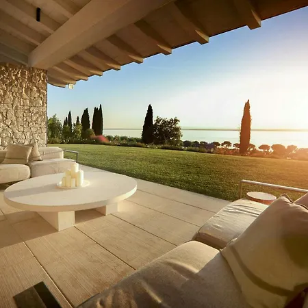 Nyaraló With Infinity Pool Overlooking Garda