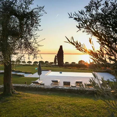 With Infinity Pool Overlooking Garda Nyaraló