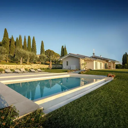 With Infinity Pool Overlooking Garda * Bardolino